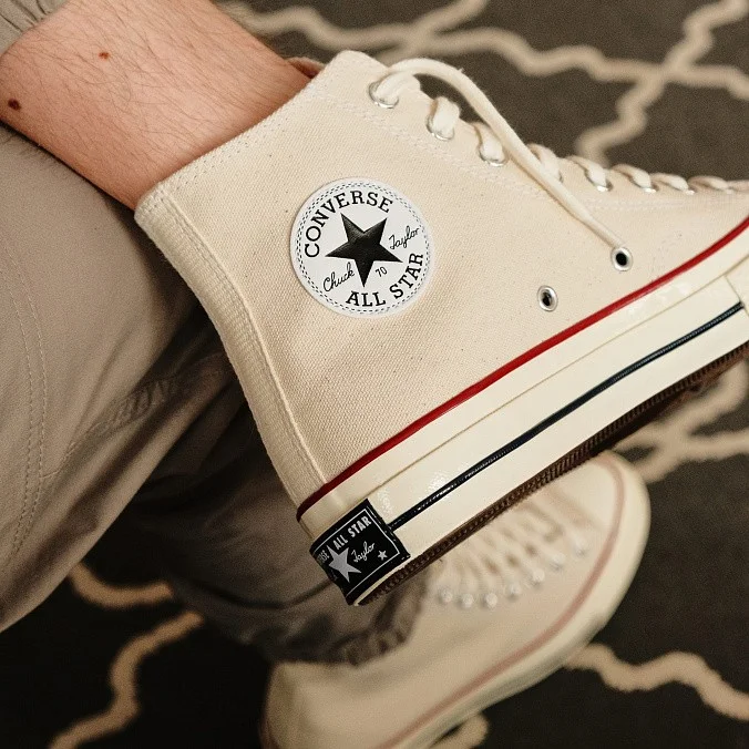 Кеды унисекс Converse Chuck 70 Classic High-Top Parchment/Garnet/Egret